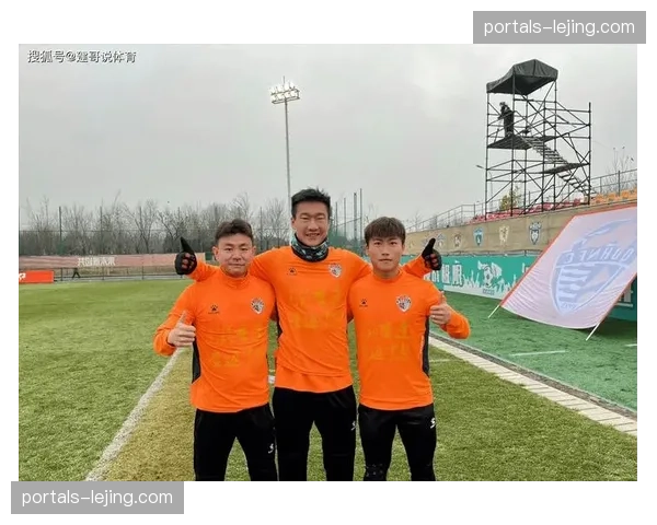 谢文能鲁莽犯规染红离场 泰山队雪上加霜再遭打击